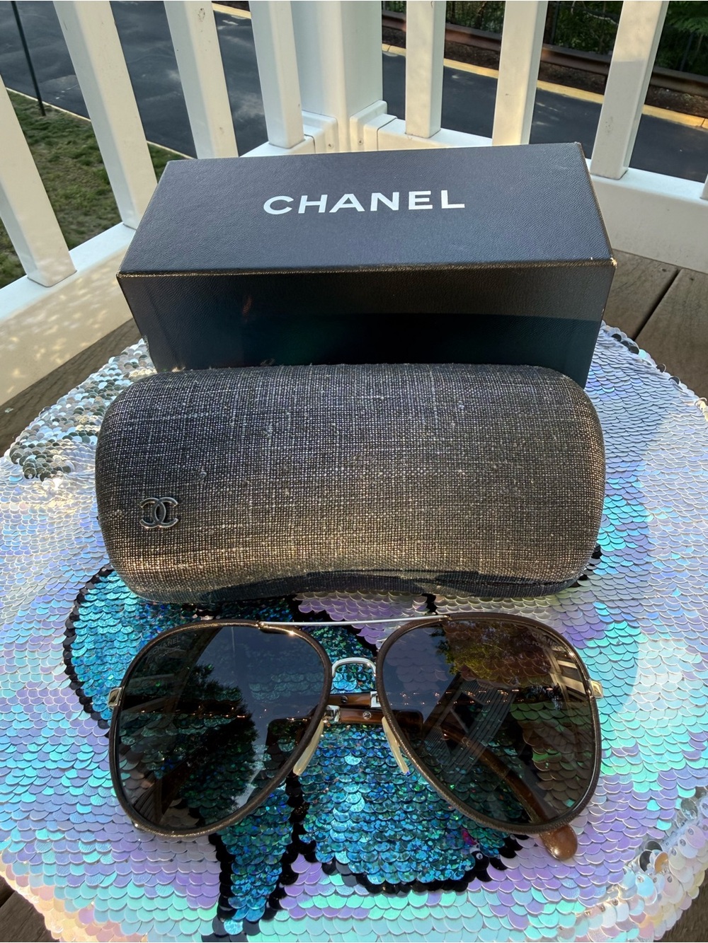 Chanel - Pilot Sunglasses - Gold Brown. With metal and calfskin frame.